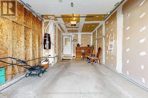 31 Pairash Avenue, Richmond Hill, ON - Indoor Photo Showing Garage