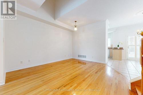 31 Pairash Avenue, Richmond Hill, ON - Indoor Photo Showing Other Room