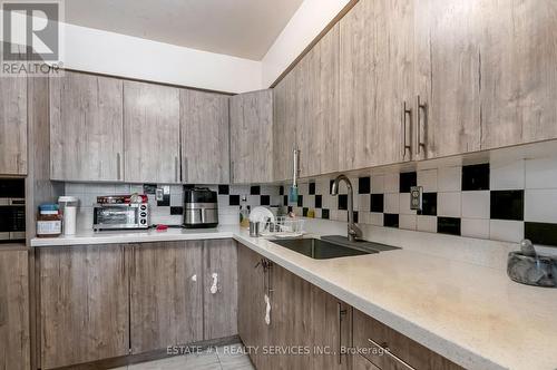 402 - 3555 Derry Road E, Mississauga, ON - Indoor Photo Showing Kitchen