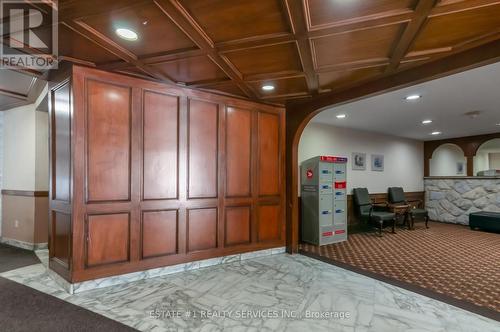 402 - 3555 Derry Road E, Mississauga, ON - Indoor