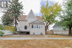 452 Stadacona STREET E  Moose Jaw, SK S6H 0J8