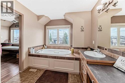 41 Canyoncrest Point W, Lethbridge, AB - Indoor Photo Showing Bathroom