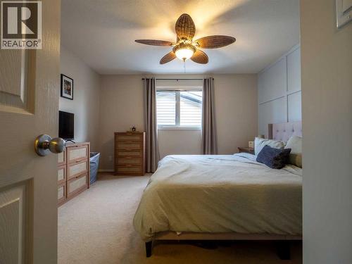 263 Mt Sunburst Way W, Lethbridge, AB - Indoor Photo Showing Bedroom