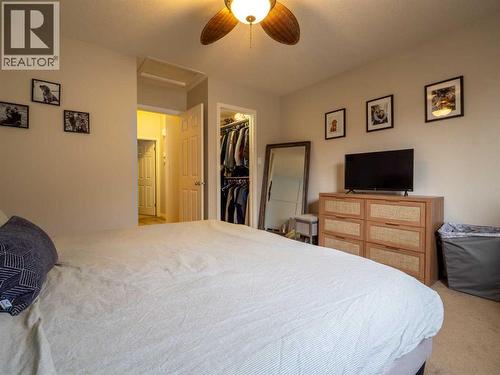 263 Mt Sunburst Way W, Lethbridge, AB - Indoor Photo Showing Bedroom
