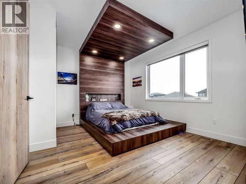 19 Stonecrest Point W, Lethbridge, AB - Indoor Photo Showing Bedroom