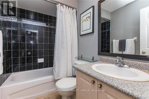 20 Yorkville Street, Ottawa, ON - Indoor Photo Showing Bathroom