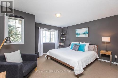 20 Yorkville Street, Ottawa, ON - Indoor Photo Showing Bedroom