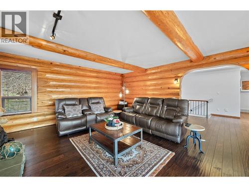 2822 Juniper Crescent, Blind Bay, BC - Indoor Photo Showing Living Room