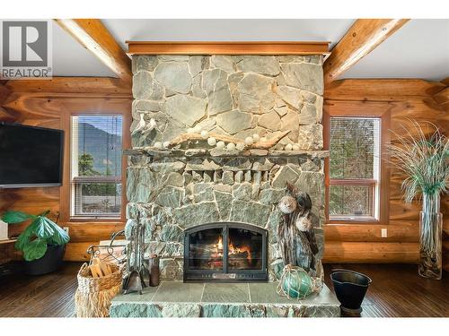 2822 Juniper Crescent, Blind Bay, BC - Indoor Photo Showing Living Room With Fireplace