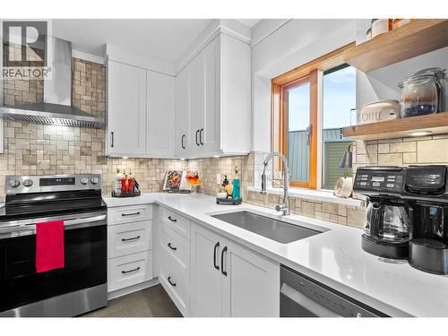 2822 Juniper Crescent, Blind Bay, BC - Indoor Photo Showing Kitchen