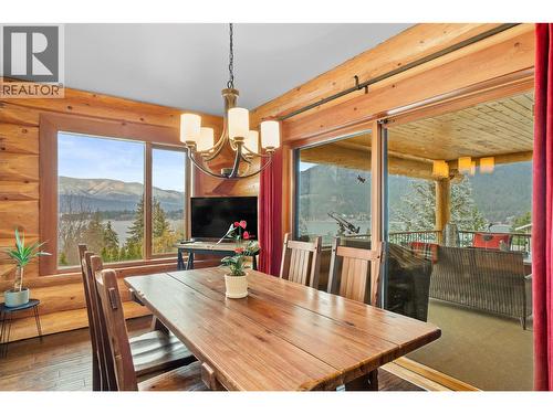 2822 Juniper Crescent, Blind Bay, BC - Indoor Photo Showing Dining Room