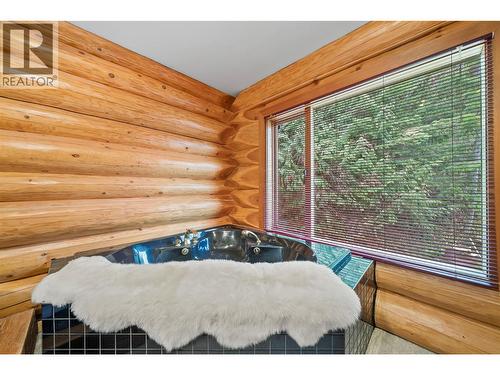 2822 Juniper Crescent, Blind Bay, BC - Indoor Photo Showing Other Room