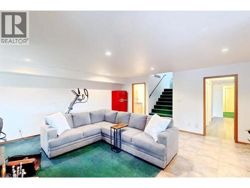 2822 Juniper Crescent, Blind Bay, BC - Indoor Photo Showing Living Room