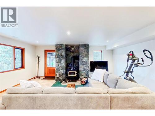 2822 Juniper Crescent, Blind Bay, BC - Indoor Photo Showing Living Room With Fireplace