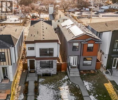 2415 25 Avenue Nw, Calgary, AB - Outdoor