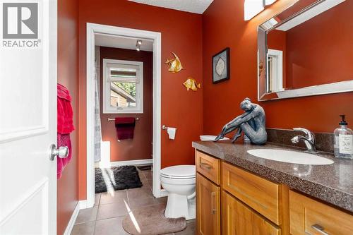 39 Poplar Crescent, Gregoire Lake Estates, AB - Indoor Photo Showing Bathroom