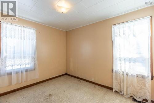 1 Boylston Avenue, Amherst, NS - Indoor Photo Showing Other Room