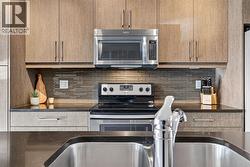 Under cabinet lighting - 