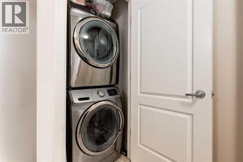 905, 836 15 Avenue Sw, Calgary, AB - Indoor Photo Showing Laundry Room