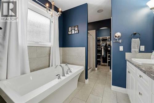30 Van Horn Close, Red Deer, AB - Indoor Photo Showing Bathroom