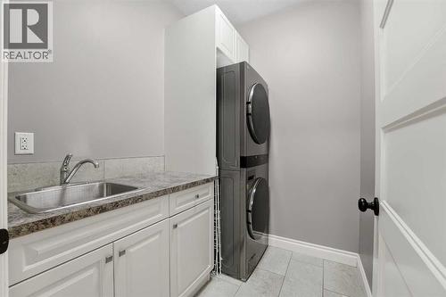 30 Van Horn Close, Red Deer, AB - Indoor Photo Showing Laundry Room