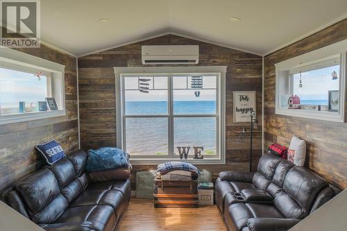 18 Shore Rd E, Hampton, PE - Indoor Photo Showing Living Room