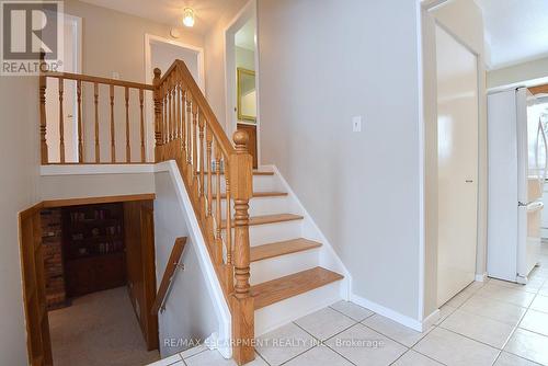 552 Hull Court, Burlington, ON - Indoor Photo Showing Other Room