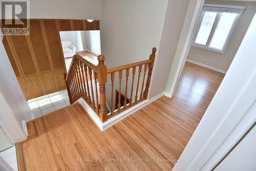 552 Hull Court, Burlington, ON - Indoor Photo Showing Other Room