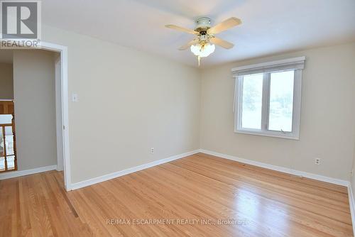 552 Hull Court, Burlington, ON - Indoor Photo Showing Other Room
