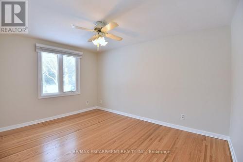 552 Hull Court, Burlington, ON - Indoor Photo Showing Other Room