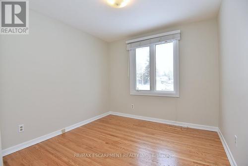 552 Hull Court, Burlington, ON - Indoor Photo Showing Other Room