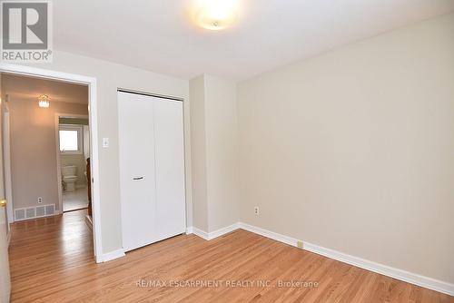 552 Hull Court, Burlington, ON - Indoor Photo Showing Other Room