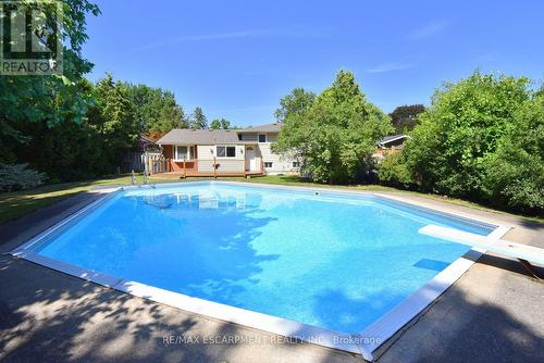 552 Hull Court, Burlington, ON - Outdoor With In Ground Pool With Backyard