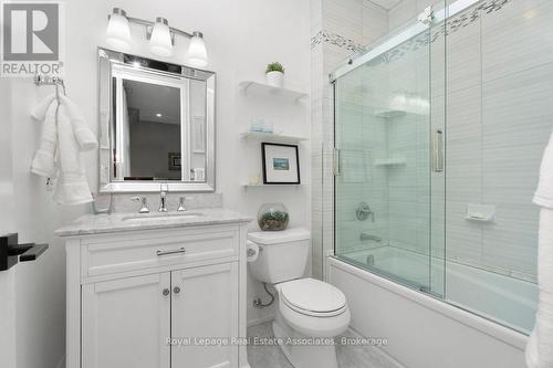 Bathroom - 1285 Mineola Gardens, Mississauga, ON - Indoor Photo Showing Bathroom