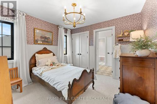 78 Optimist Drive, Southwold, ON - Indoor Photo Showing Bedroom