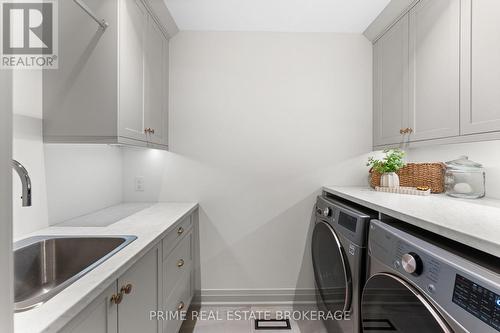 78 Optimist Drive, Southwold, ON - Indoor Photo Showing Laundry Room