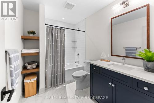 78 Optimist Drive, Southwold, ON - Indoor Photo Showing Bathroom