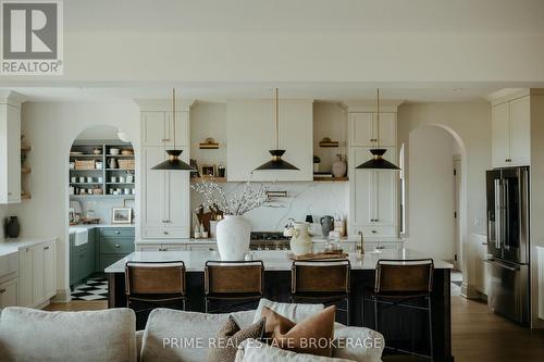 78 Optimist Drive, Southwold, ON - Indoor Photo Showing Living Room