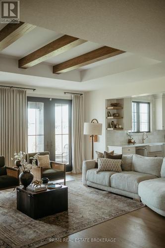 78 Optimist Drive, Southwold, ON - Indoor Photo Showing Living Room