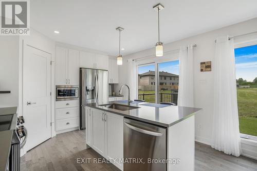 521 Barrage Street, Casselman, ON - Indoor Photo Showing Kitchen With Upgraded Kitchen