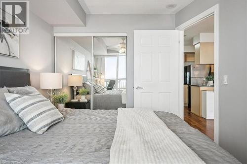 2325 Central Park Drive Unit# 507, Oakville, ON - Indoor Photo Showing Bedroom