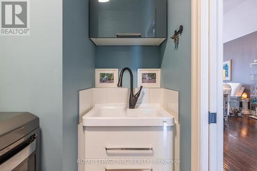Main floor laundry room - 1534 Haist Street, Pelham (Fonthill), ON - Indoor Photo Showing Laundry Room