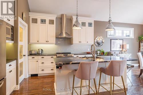 Quartz Island and granite countertops - 1534 Haist Street, Pelham (Fonthill), ON - Indoor Photo Showing Kitchen With Upgraded Kitchen