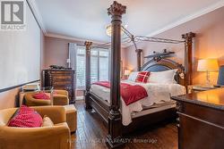 Large master suite with walk in closet & bathroom - 