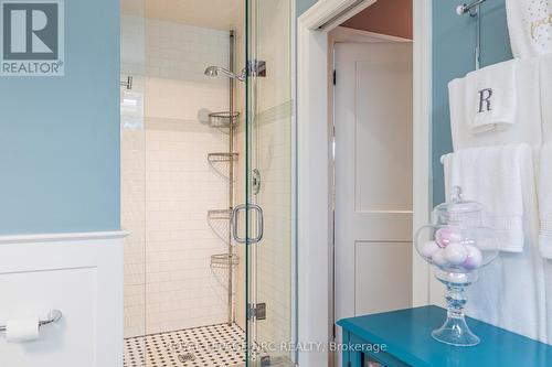 Free standing shower - 1534 Haist Street, Pelham (Fonthill), ON - Indoor Photo Showing Bathroom