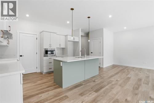 334 Katz Avenue, Saskatoon, SK - Indoor Photo Showing Kitchen With Upgraded Kitchen