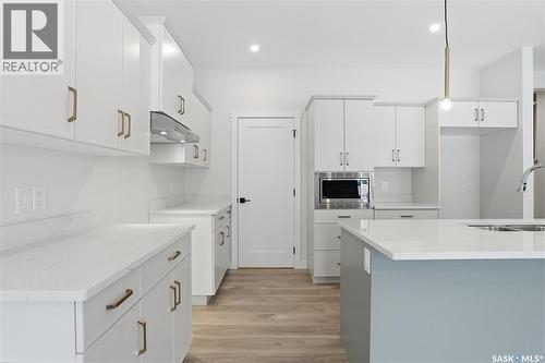 334 Katz Avenue, Saskatoon, SK - Indoor Photo Showing Kitchen With Double Sink