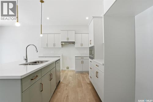 334 Katz Avenue, Saskatoon, SK - Indoor Photo Showing Kitchen With Double Sink