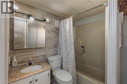 99 Fourth Concession Road Unit# 196, Burford, ON - Indoor Photo Showing Bathroom