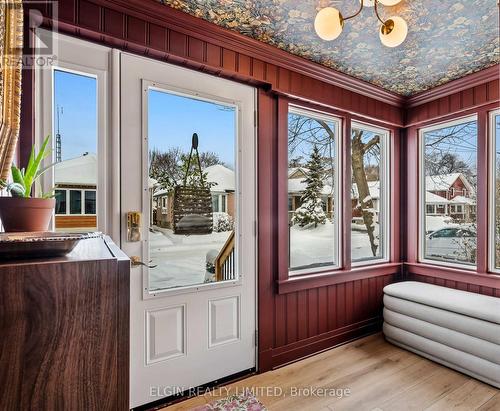 Sunroom at front of house - 84 Pleasant Avenue, St. Catharines (Downtown), ON - Indoor Photo Showing Other Room